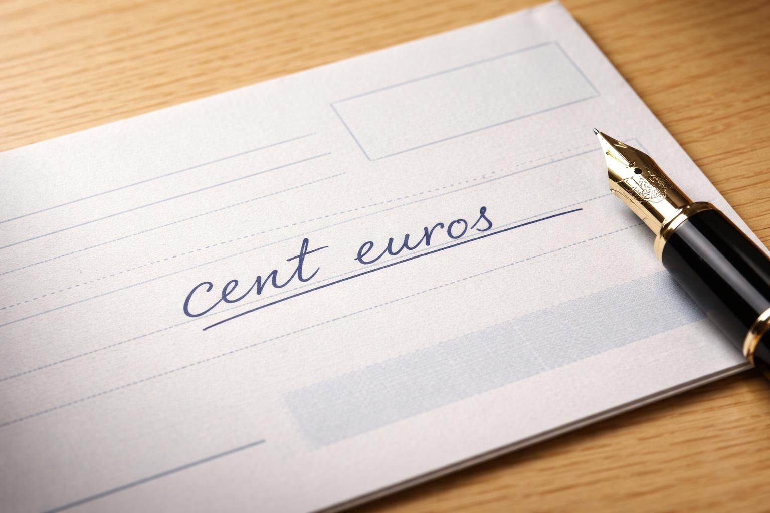 découvrez comment écrire correctement cent euros en lettres pour un chèque en respectant les normes françaises. guide pratique pour éviter les erreurs et assurer la validité de vos paiements.