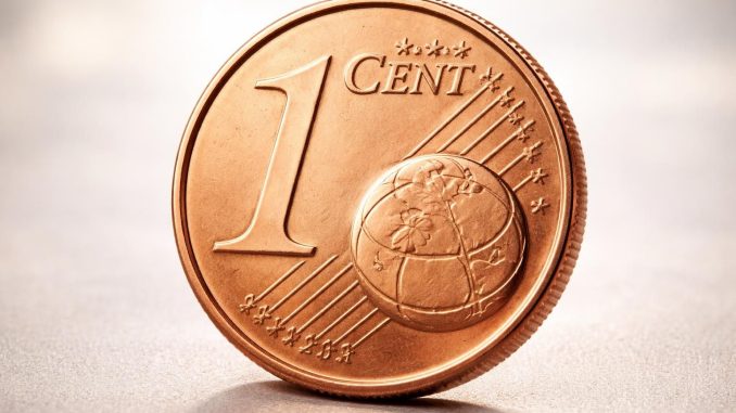 découvrez comment identifier une pièce de 1 centime rare et précieuse avant de procéder à son évaluation. apprenez les critères clés pour reconnaître sa valeur unique.